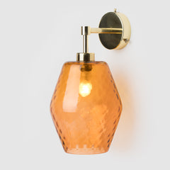 Note: Image shows G9 bulb.