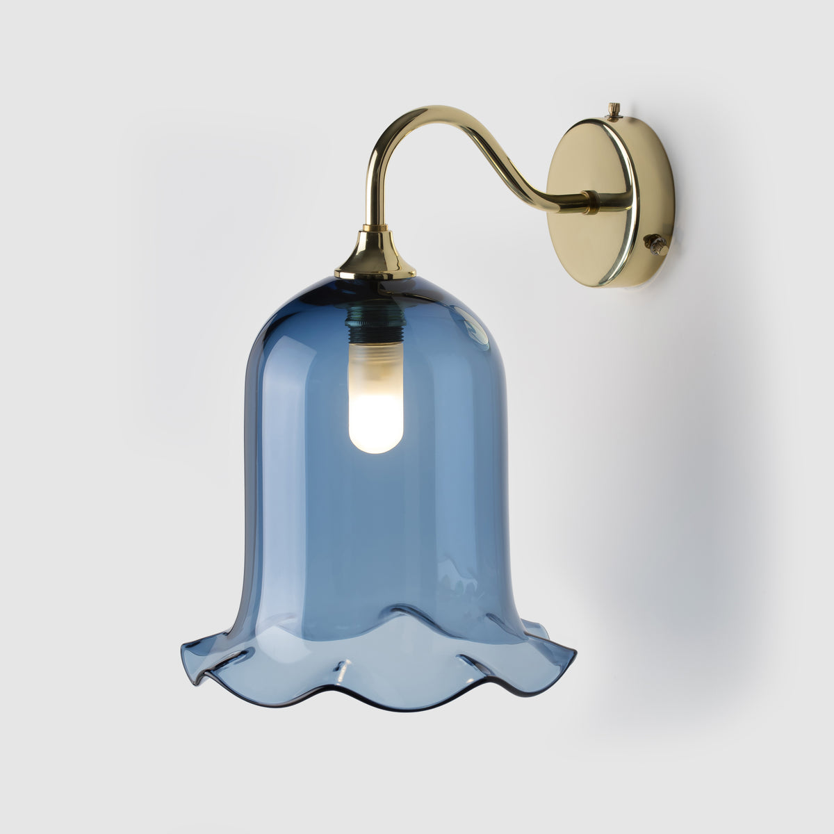 Note: Image shows G9 bulb.